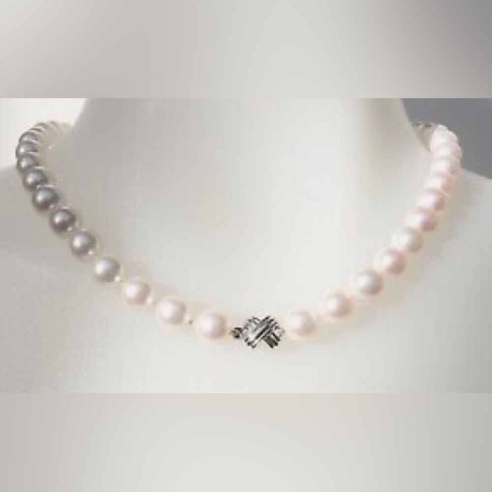 Tiffany & Co White Gold & Akita 18” Pearl necklace - Picture 1 of 8